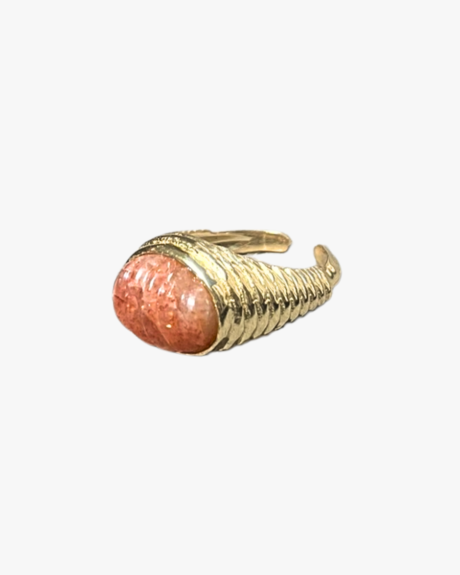 Bague dôme pierre de lune pêche