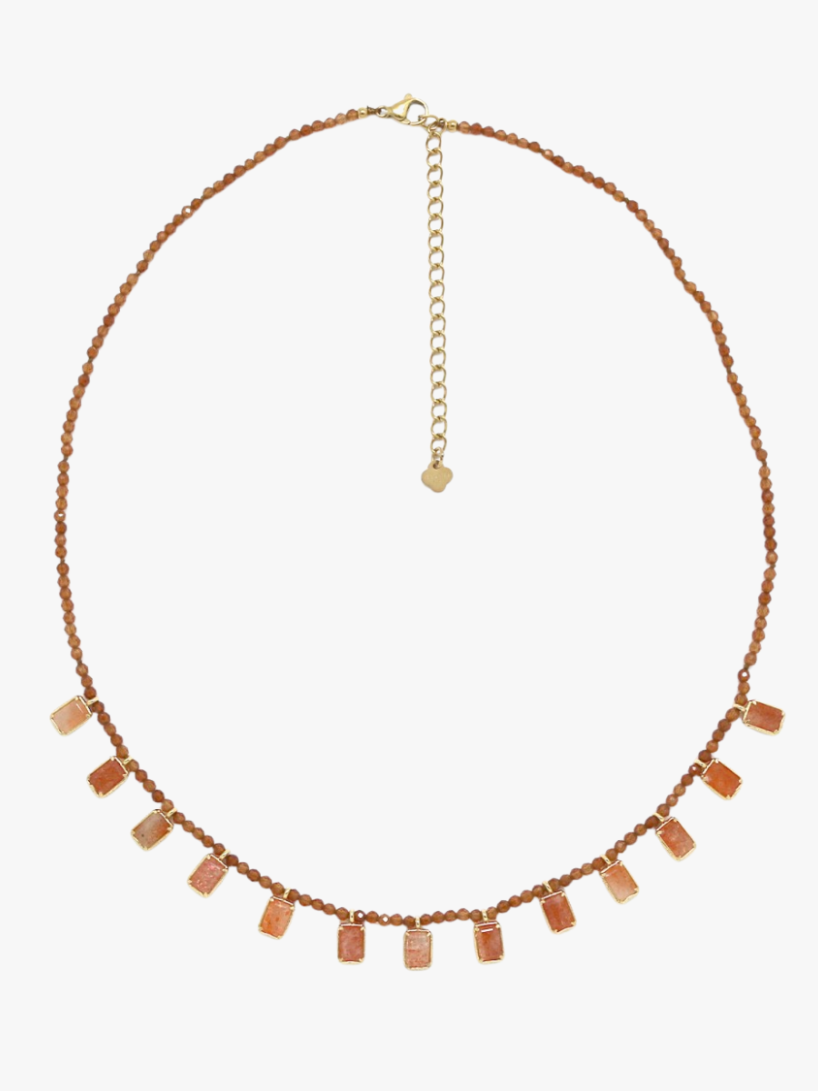 Collier perlé pierres orangées
