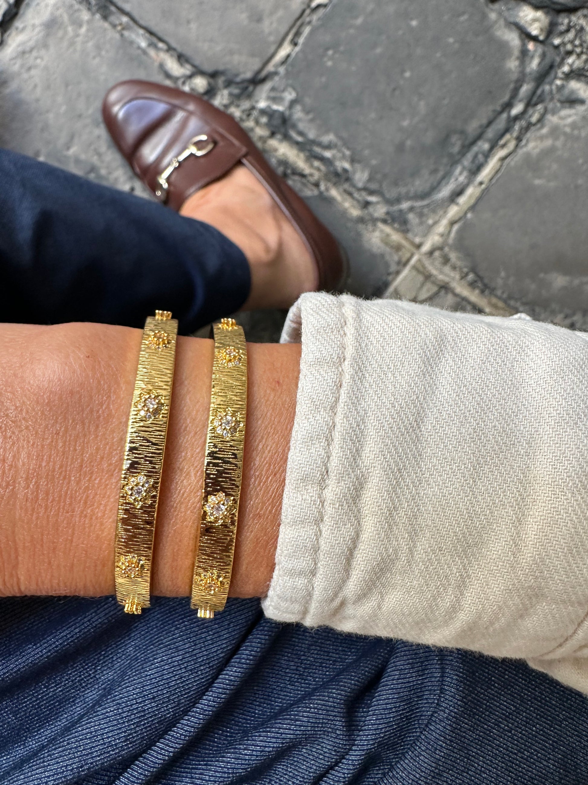 Ribbed bangle and rhinestones