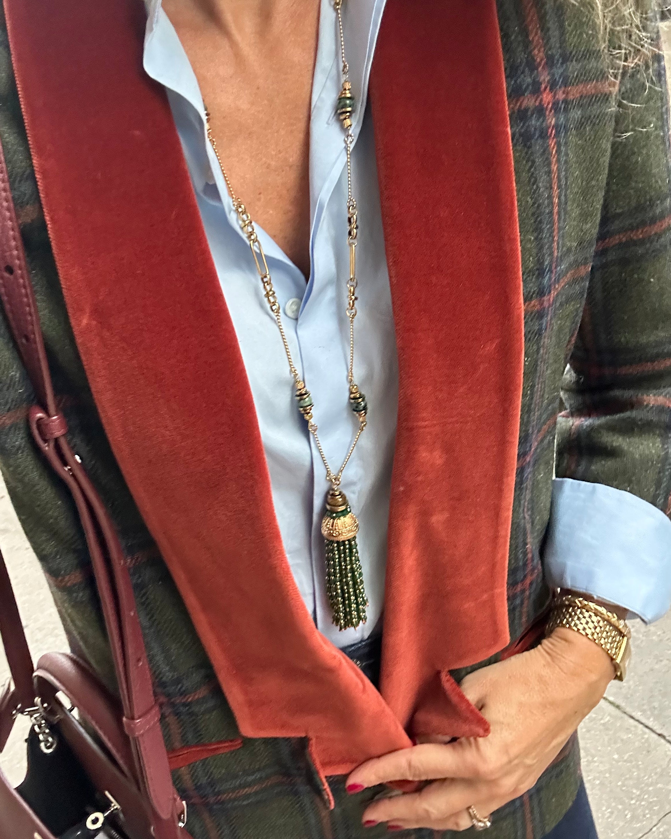 Green stone pompom long necklace